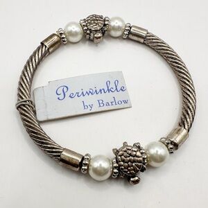 Periwinkle by Barlow Turtle Bracelet NWT Silver tone Stretch Coastal Jewelry